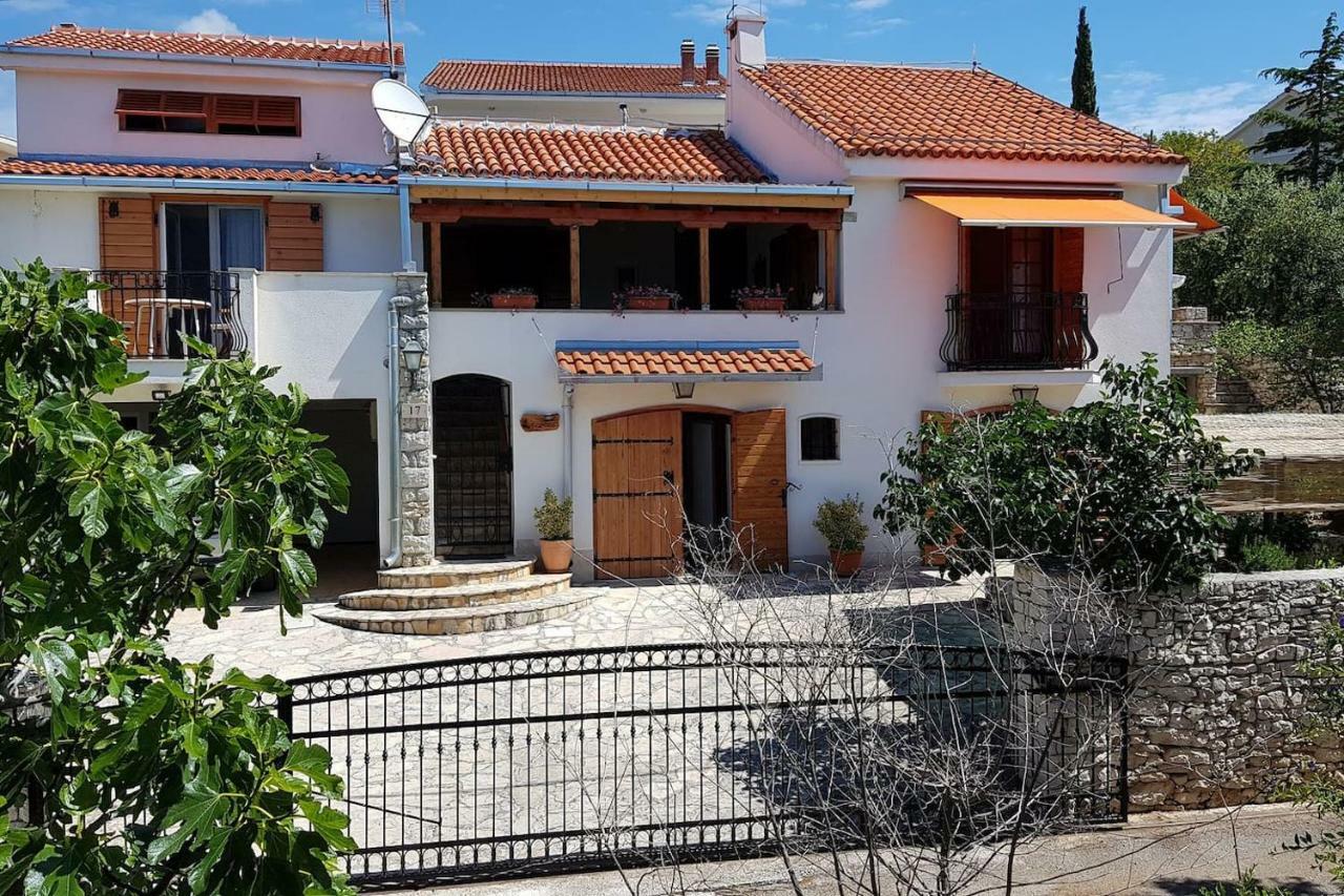 Villa Apartments Oliva Seget Vranjica Exterior photo